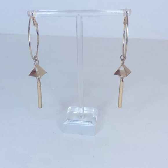 NEW…Gold hoop earrings OS (one size) from Forever21 - Picture 1 of 3